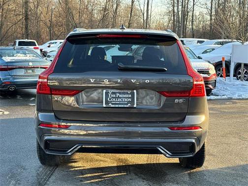 2025 Volvo XC60 B5 Plus