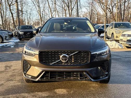 2025 Volvo XC60 B5 Plus