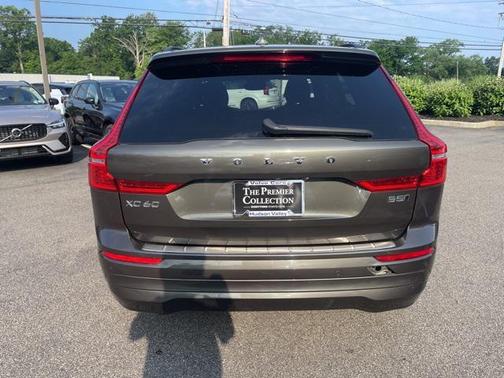 2022 Volvo XC60 B5 Momentum