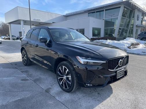 2025 Volvo XC60 B5 Plus