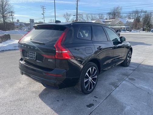 2025 Volvo XC60 B5 Plus