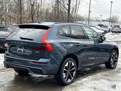 2026 Volvo XC60 B5 Plus