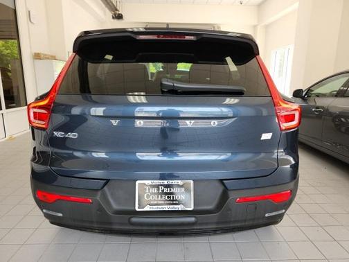 2022 Volvo XC40 Recharge Pure Electric P8 Twin Plus
