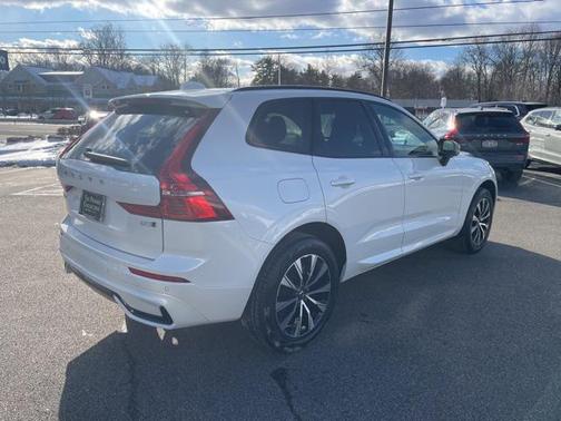 2025 Volvo XC60 B5 Core