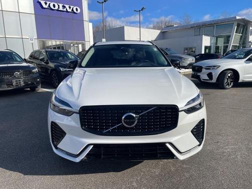 2025 Volvo XC60 B5 Core