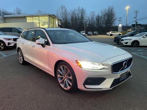 2020 Volvo V60 T5 Momentum