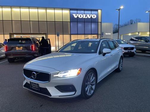 2020 Volvo V60 T5 Momentum
