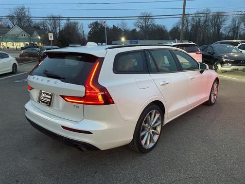 2020 Volvo V60 T5 Momentum
