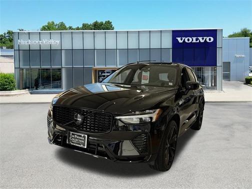 2025 Volvo XC60 Plug-In Hybrid T8 Ultra Black Edition