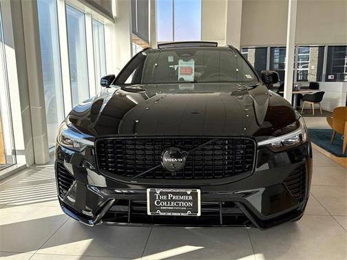 2025 Volvo XC60 Plug-In Hybrid T8 Ultra Black Edition