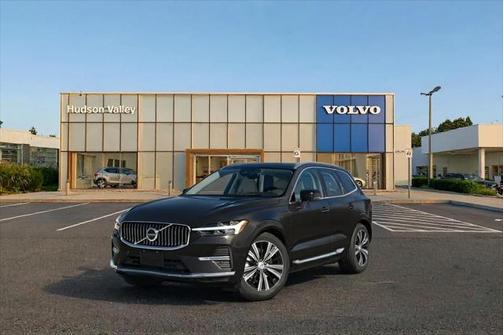 2025 Volvo XC60 Plug-In Hybrid T8 Ultra Black Edition