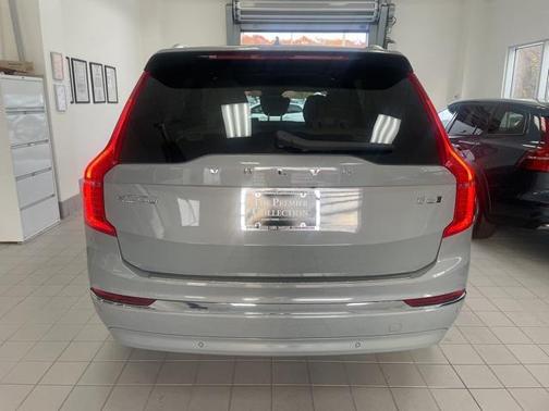 2024 Volvo XC90 B6 Plus Bright Theme 7-Seater