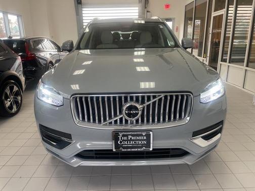 2024 Volvo XC90 B6 Plus Bright Theme 7-Seater