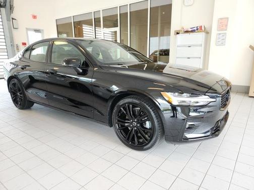 2024 Volvo S60 B5 Plus Black Edition