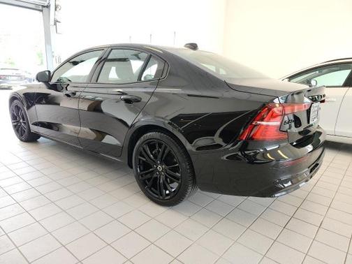 2024 Volvo S60 B5 Plus Black Edition