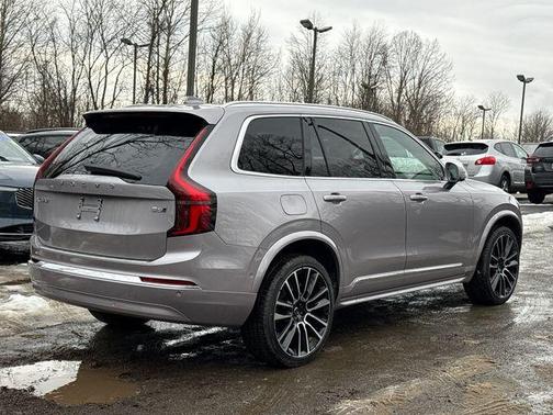 2026 Volvo XC90 B6 Plus 7-Seater