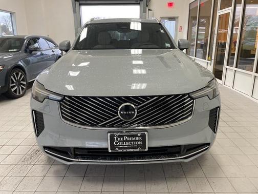 2025 Volvo XC90 B5 Plus 7-Seater