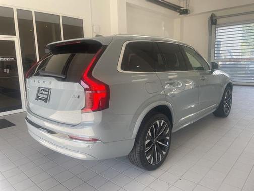 2025 Volvo XC90 B6 Plus 7-Seater