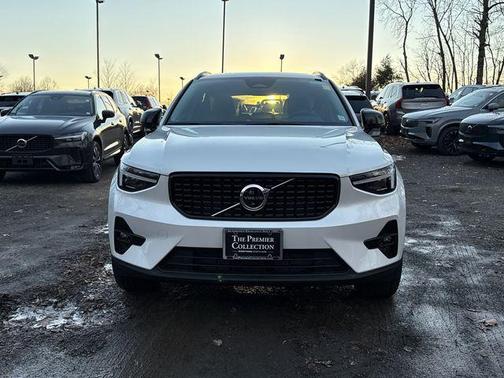 2026 Volvo XC40 B5 Plus