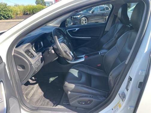 2018 Volvo V60 T5 Dynamic