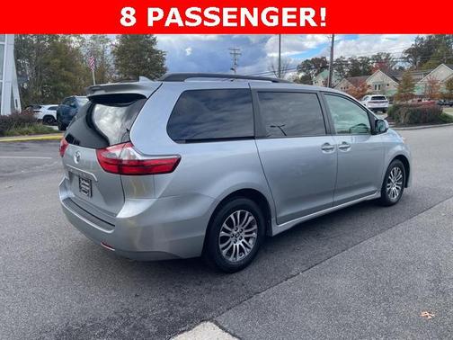 2020 Toyota Sienna XLE
