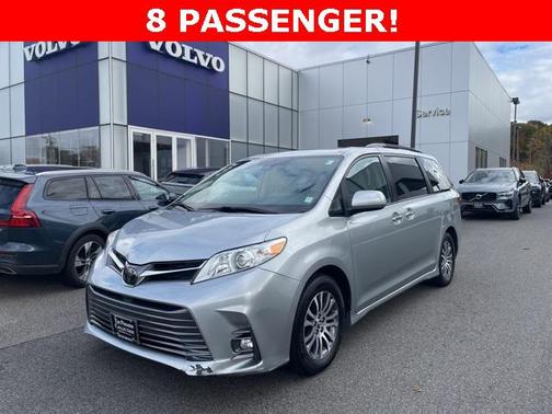 2020 Toyota Sienna XLE