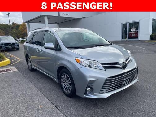 2020 Toyota Sienna XLE