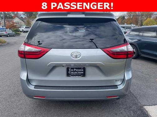 2020 Toyota Sienna XLE