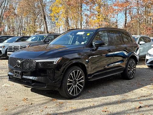 2026 Volvo XC90 B6 Ultra Dark Theme 7-Seater