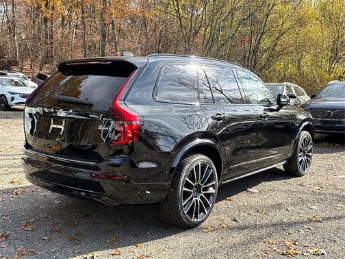 2026 Volvo XC90 B6 Ultra Dark Theme 7-Seater