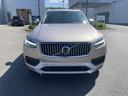 2023 Volvo XC90 B5 Core