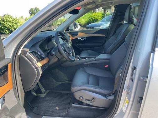 2024 Volvo XC90 Recharge Plug-In Hybrid T8 Plus Bright Theme 7-Seater