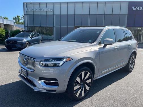 2024 Volvo XC90 Recharge Plug-In Hybrid T8 Plus Bright Theme 7-Seater