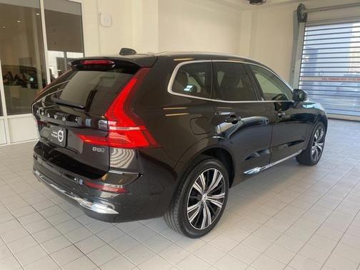 2023 Volvo XC60 B5 Plus Bright Theme
