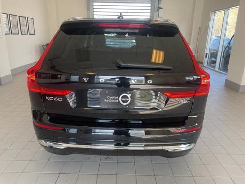 2023 Volvo XC60 B5 Plus Bright Theme