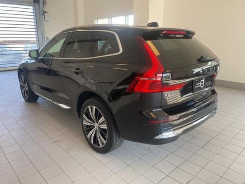 2023 Volvo XC60 B5 Plus Bright Theme