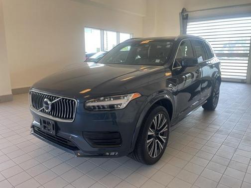 2022 Volvo XC90 T5 Momentum