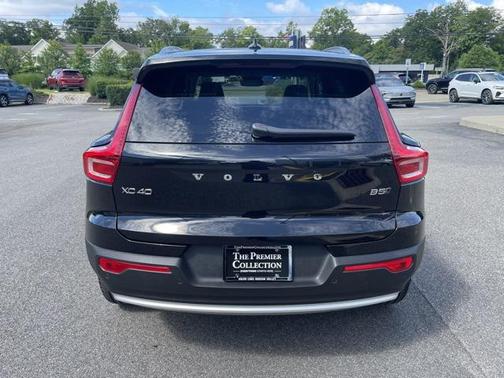 2023 Volvo XC40 B5 Plus Bright Theme