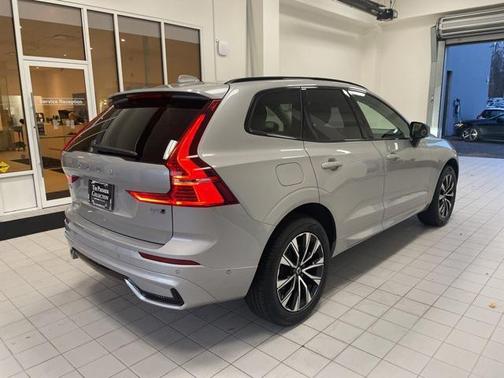 2025 Volvo XC60 B5 Plus