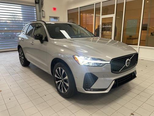 2025 Volvo XC60 B5 Plus