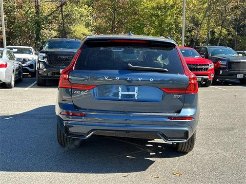 2026 Volvo XC60 B5 Plus