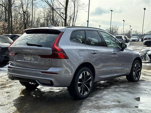 2026 Volvo XC60 B5 Plus