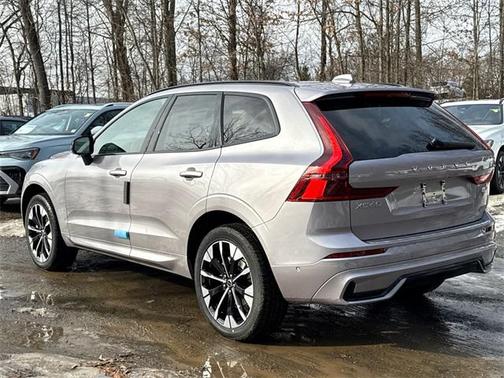 2026 Volvo XC60 B5 Plus