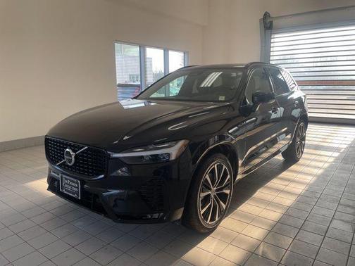2025 Volvo XC60 B5 Plus