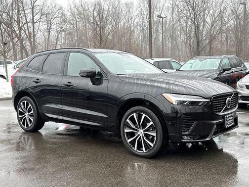 2025 Volvo XC60 B5 Plus