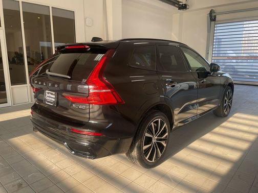 2025 Volvo XC60 B5 Plus