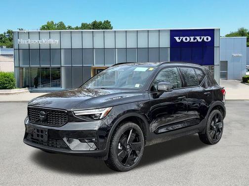 2026 Volvo XC40 Black Edition Ultra, B5 AWD Gas (mild hybrid)