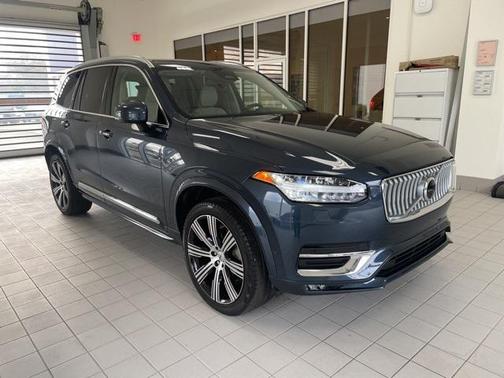 2024 Volvo XC90 B5 Plus Bright Theme