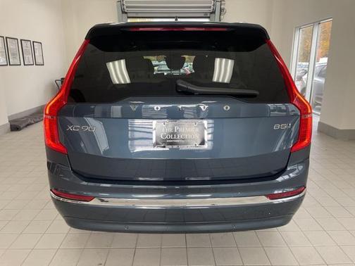 2024 Volvo XC90 B5 Plus Bright Theme