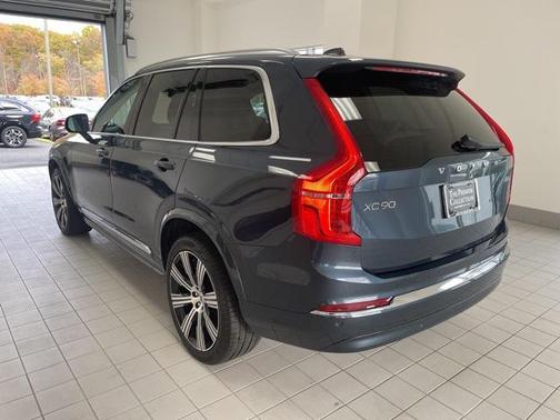 2024 Volvo XC90 B5 Plus Bright Theme